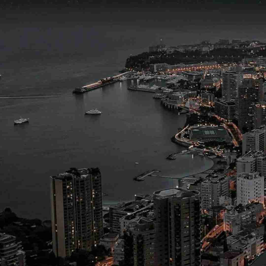  هنوزم میخوامت خیلی علاقم زیاده بی بی
