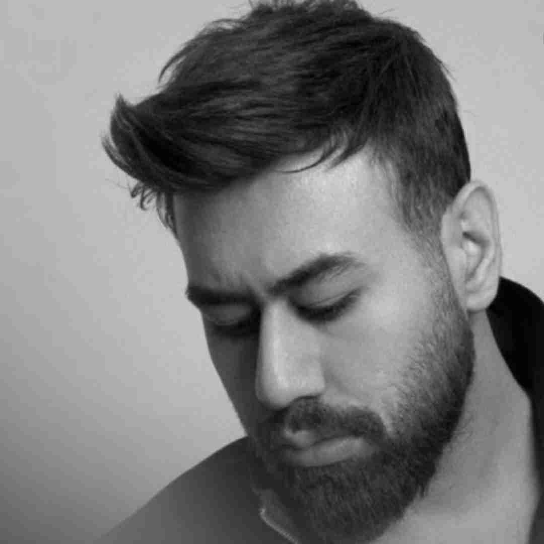 محمد لطفی خونه یکی