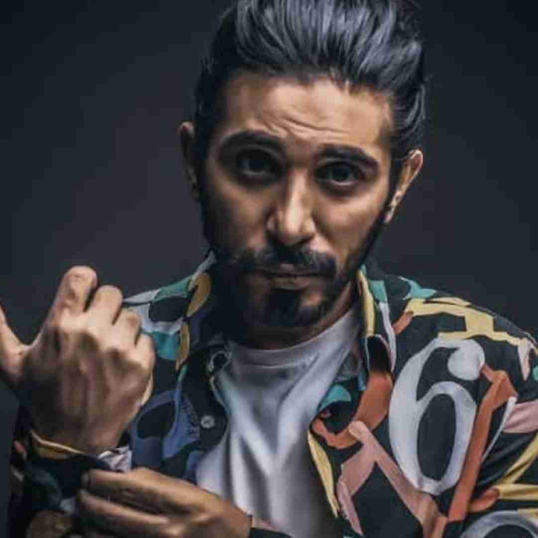 کسری زاهدی حریف