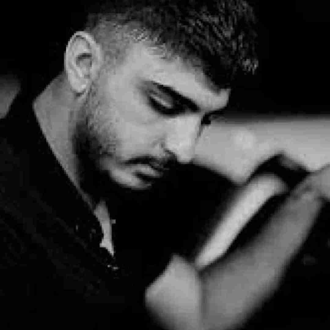 محمد امین کرمزاد سکوت شویلم خوین چویلم دردم بی درمانه