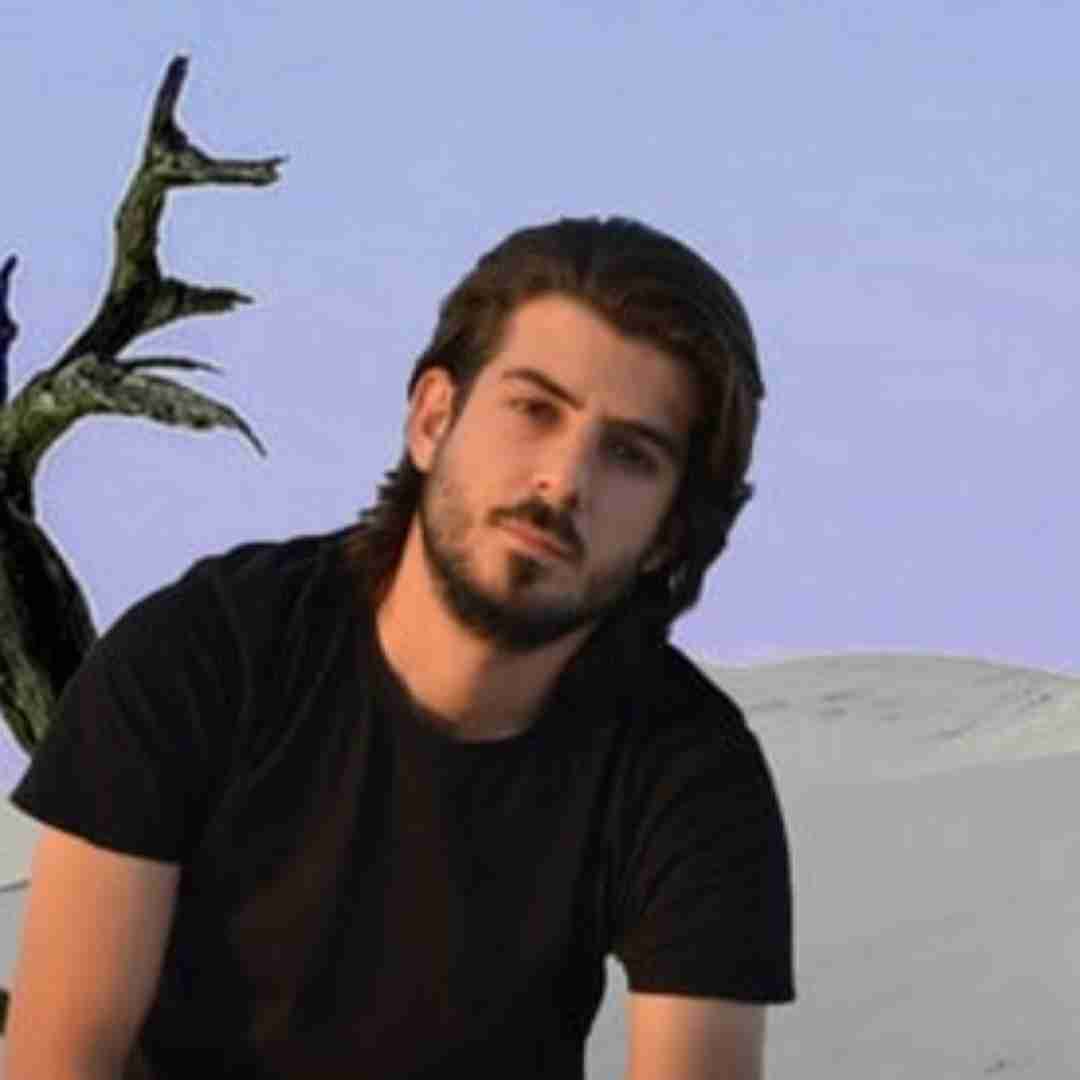 حمیدرضا خواجه تو دریایی که عشق ماهی های منم تنگی که زندونم