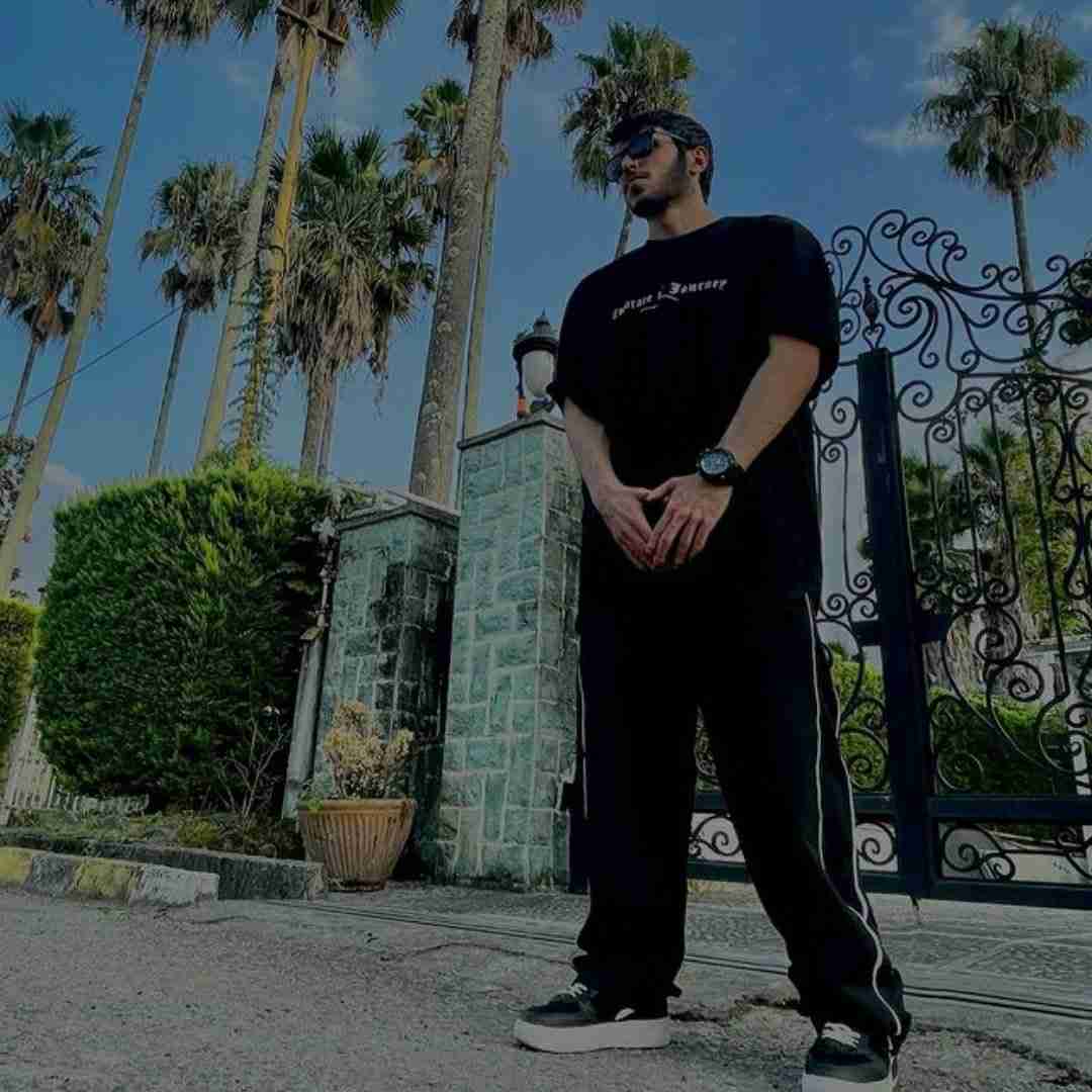 مهریار شدیم عشق هم کنار تو انگار قفله غم