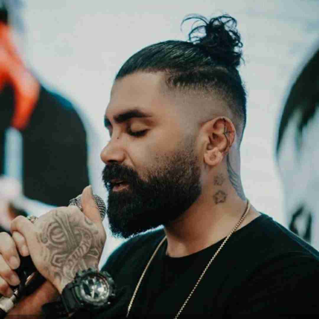 نیما گلنژاد بین مره در بورین این شهر بوی غم دارنه