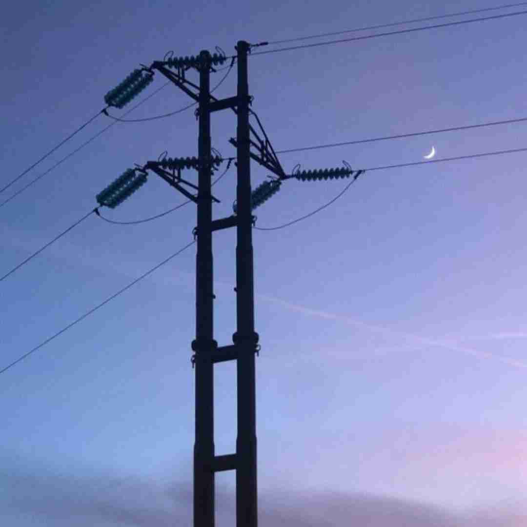 زندگی تلخی بازیه لامصو بیا بنیش باشت مخوام حرف بزنم