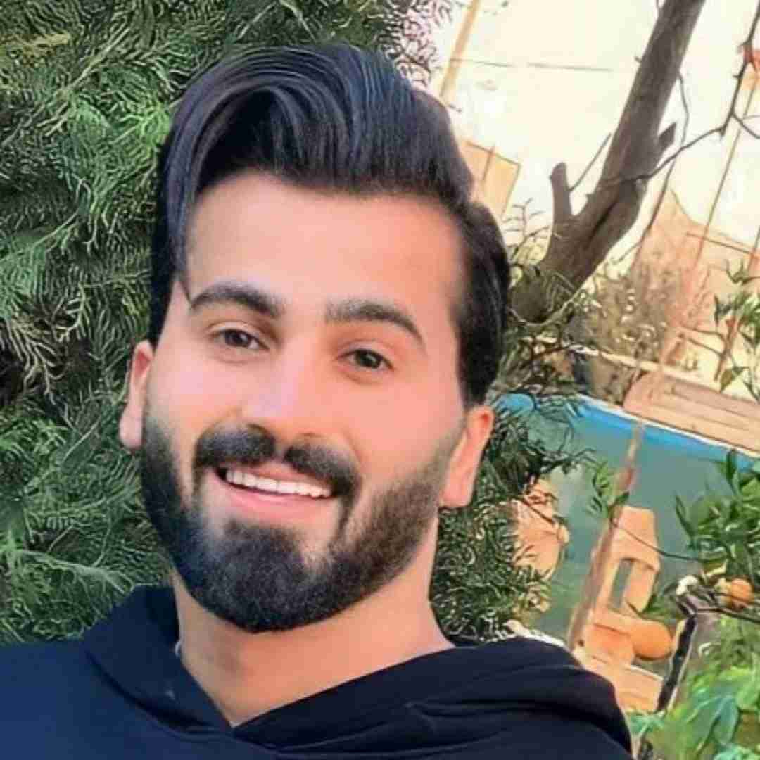 حسن گنجی شبا همش تیناری درمه تو چهار دیواری