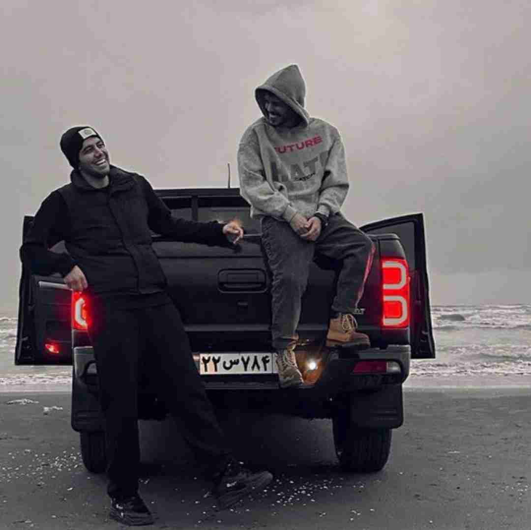 مهریار تو باشی و منو یه ساحل بشینم باهام تا چهار صبح