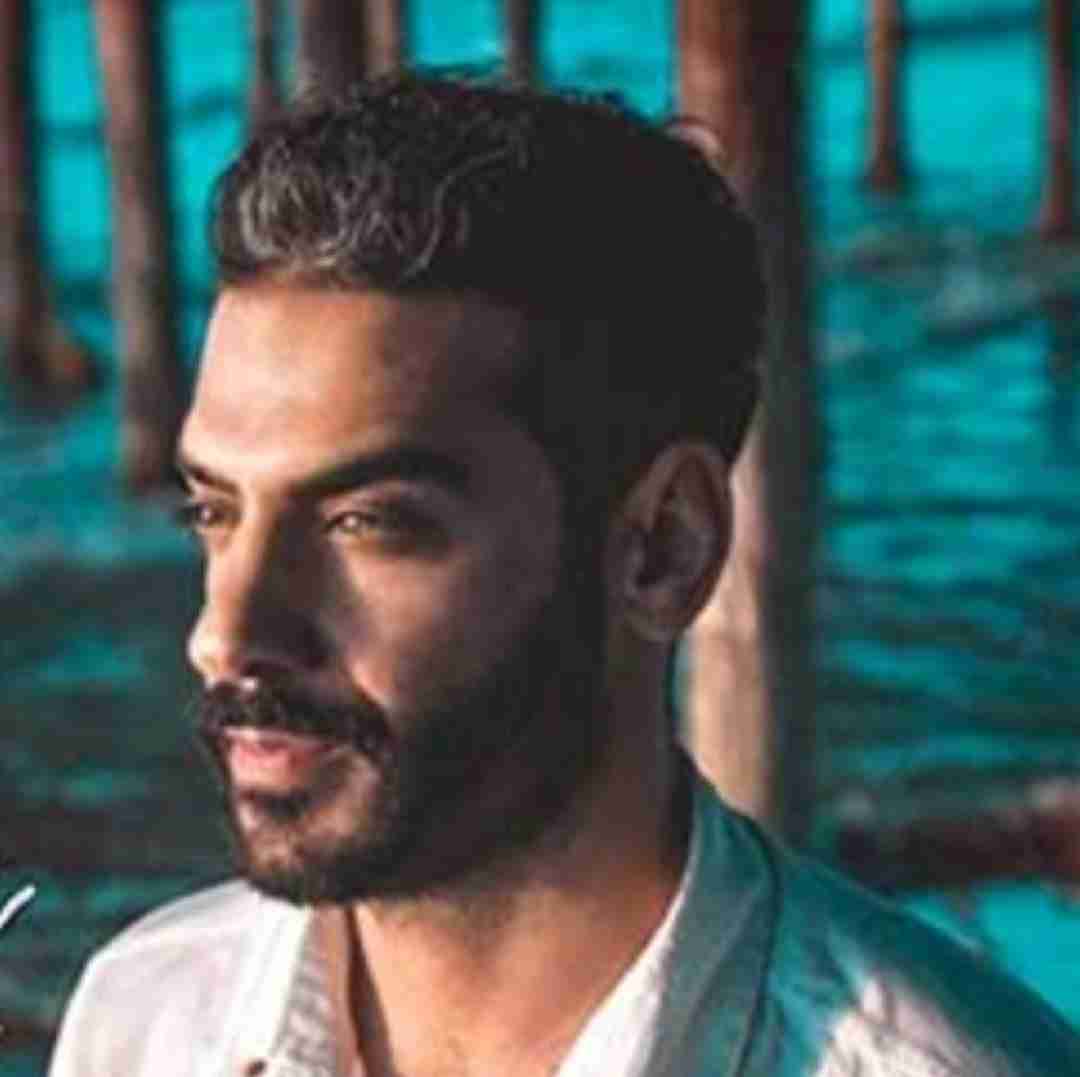 حمید درخشنده اهورا