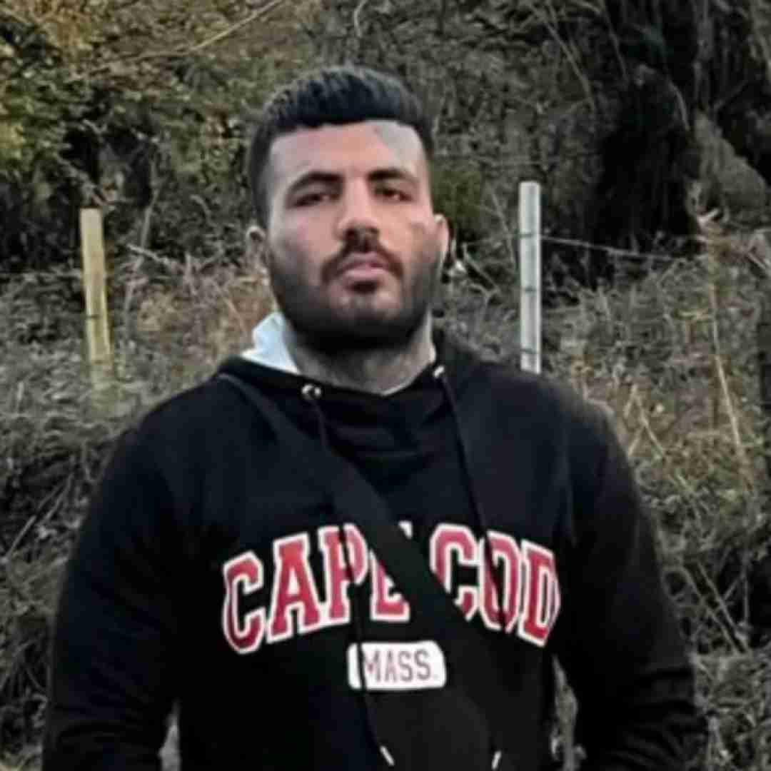 مهدیار نگفتی من چیکار بکنم اینجا حالا تکی