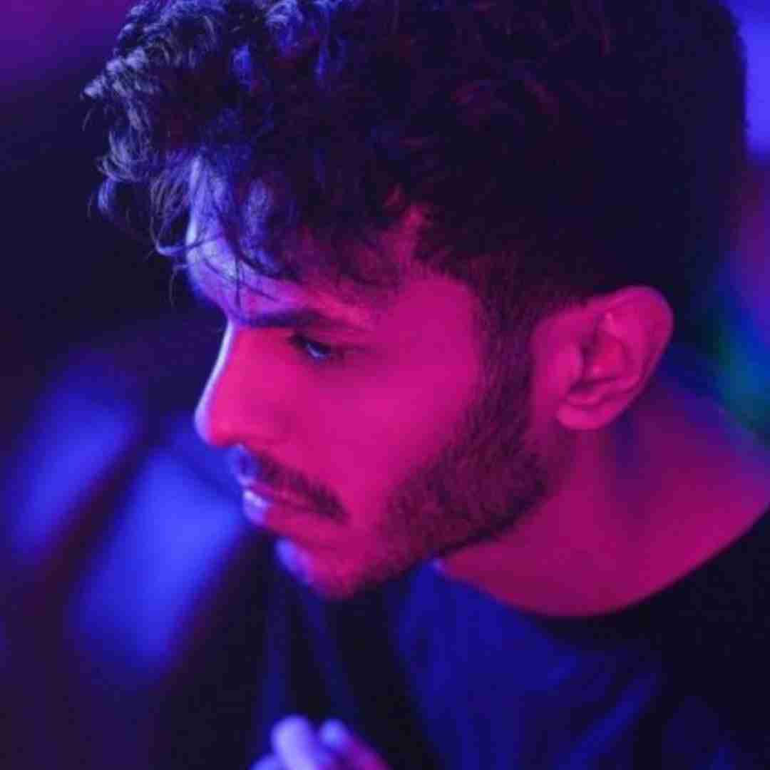 مهریار زندگی جدی نی پس بخند بگذره زودتر