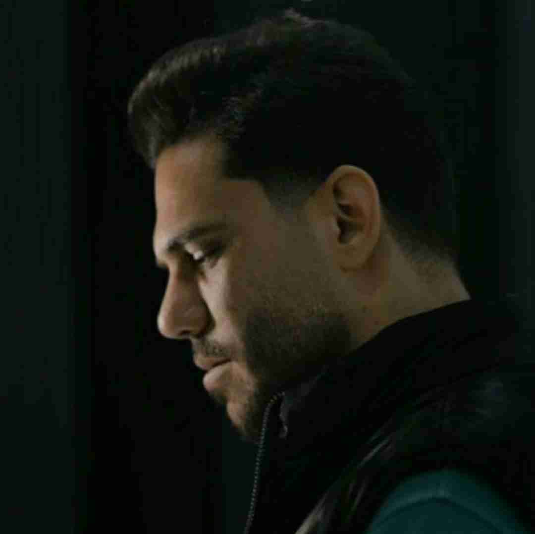 پیام عباسی بعد مه با کی سرت گرم شده بشم بگو