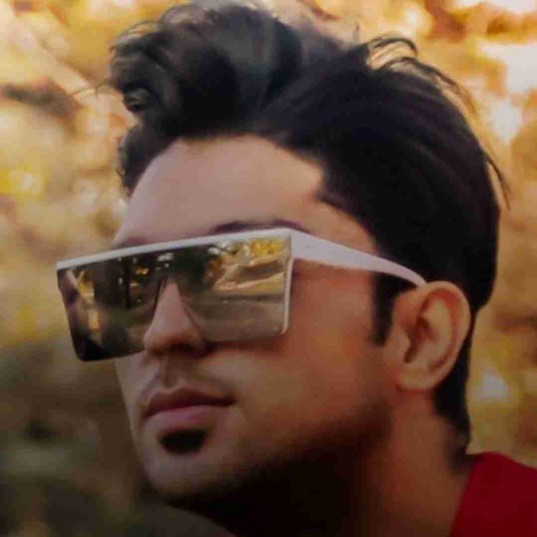 شهاب فالجی مه غم دارم مثل شمع که داره خاموش میشه