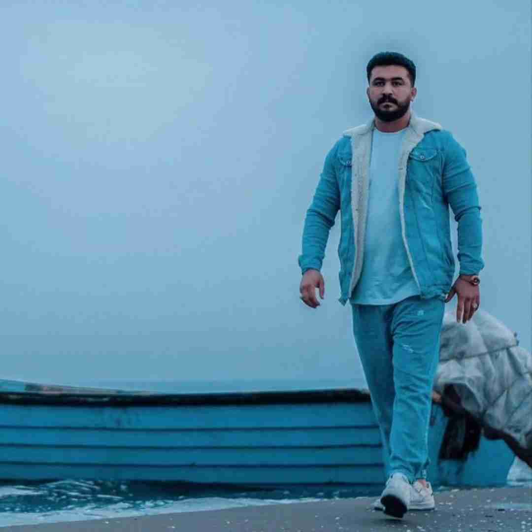 رضا کرمی تارا حال خماری درم که محتاج سیخ و سنگه