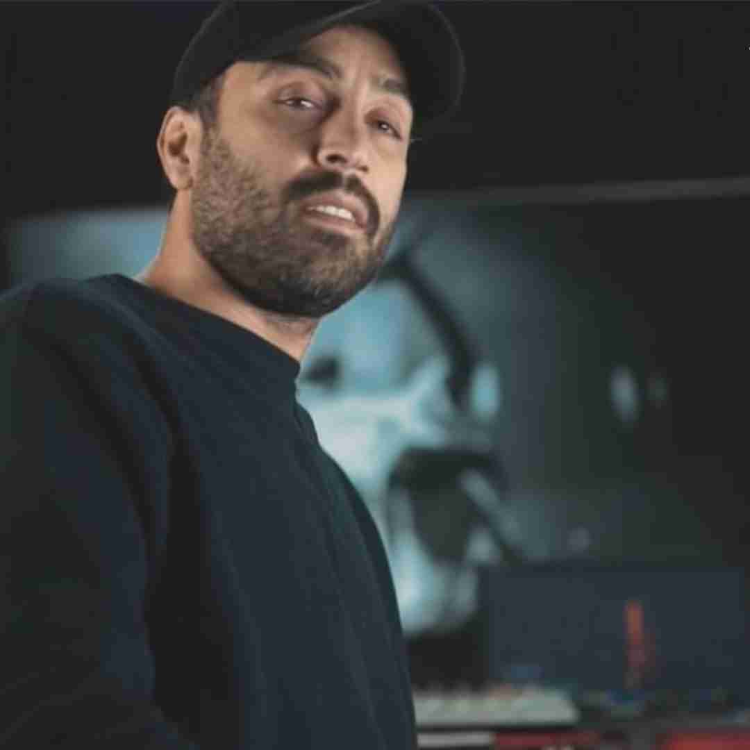 احمد سلو من شبگرد شهرم اصلا کجام اینو نمیفهمم