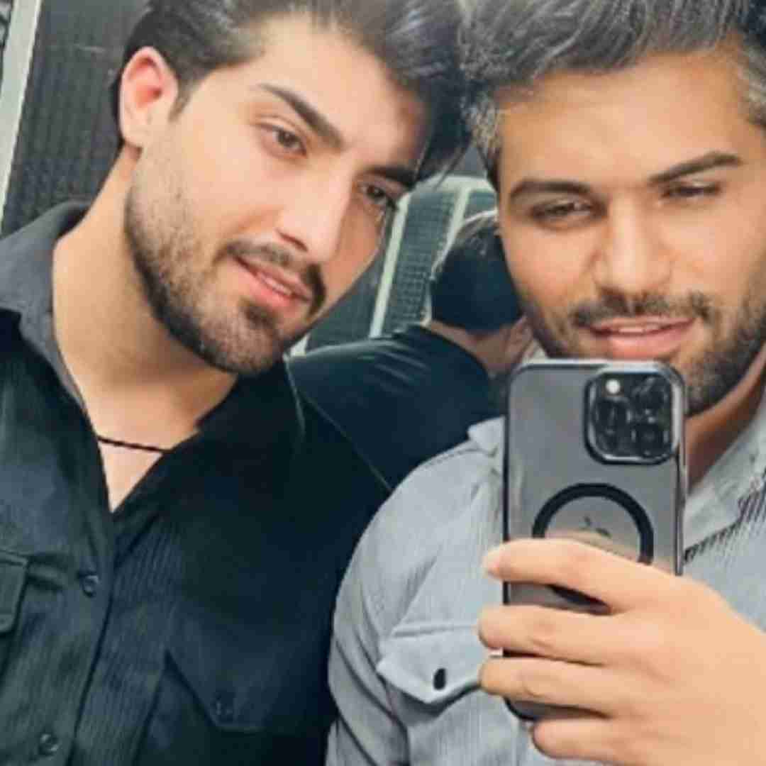 امیر لیام ساعت پنج صبحه مه هنو بیدارم خیلی وقته شبا