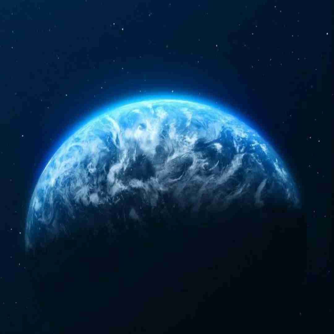  همه توی خواب ناز و منم به فکر چشمای با صدای زن