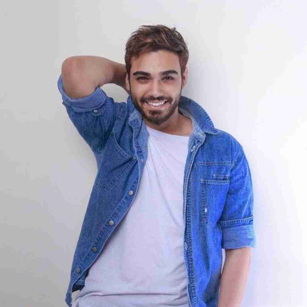 سینا درخشنده برو دوراتو بزن ببین کی مثل من میشه واست