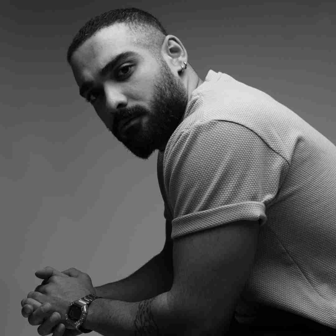 امیر ارسلان عجب عشقو نشون دادی به من چه تلخ