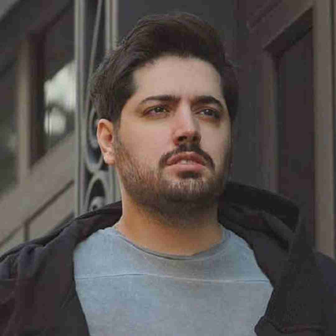 میلاد بابایی نفهمیدم داری سرد میشی اون آخراش