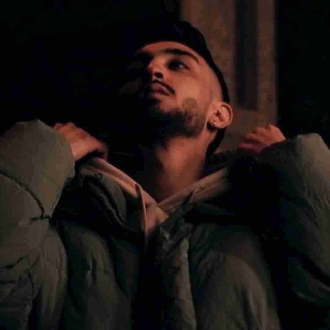 مستر کیارش یه روزی منطق و احساست با هم وارد جنگ