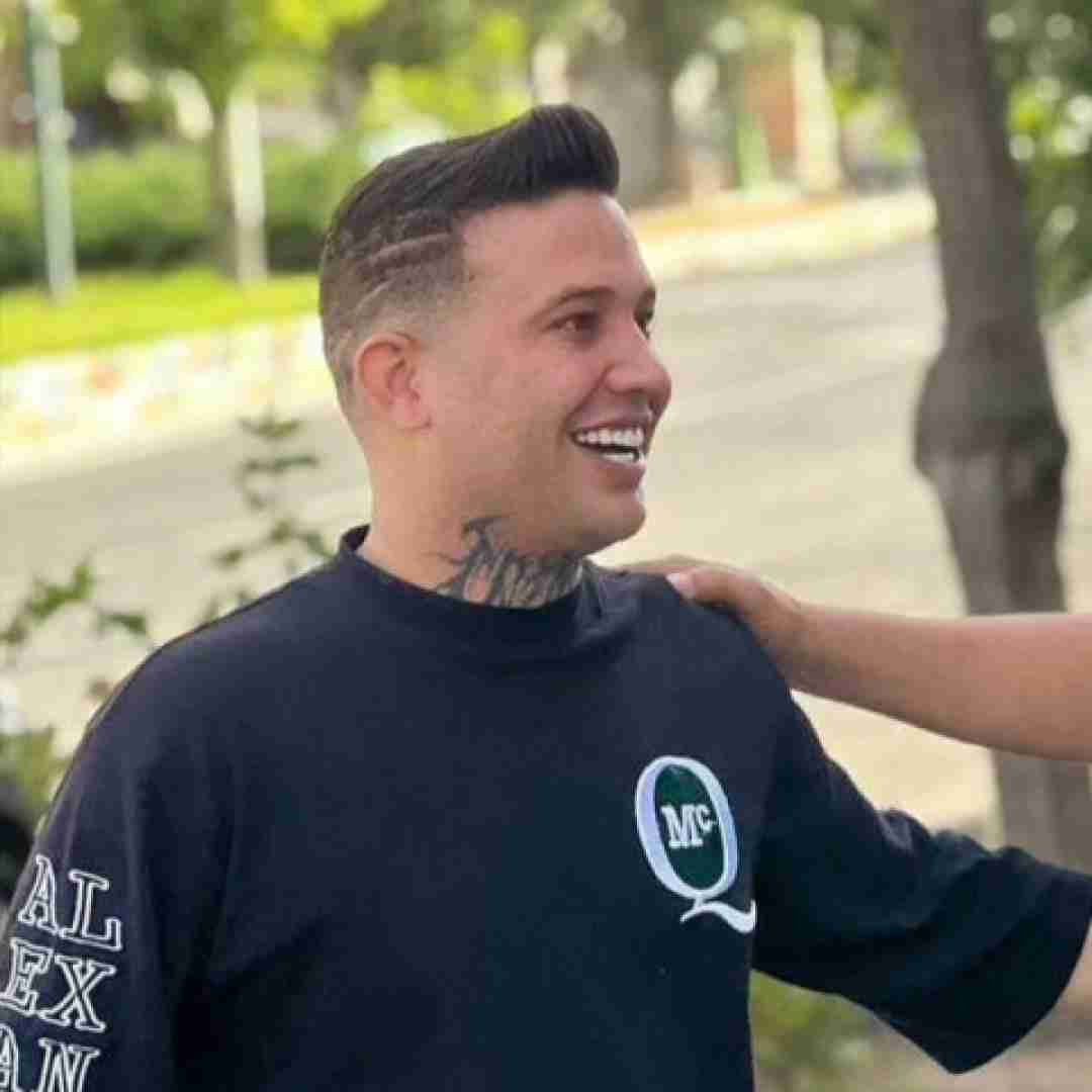 علی احمدیانی منو الله بالایی همون همون (زنده خوانی)