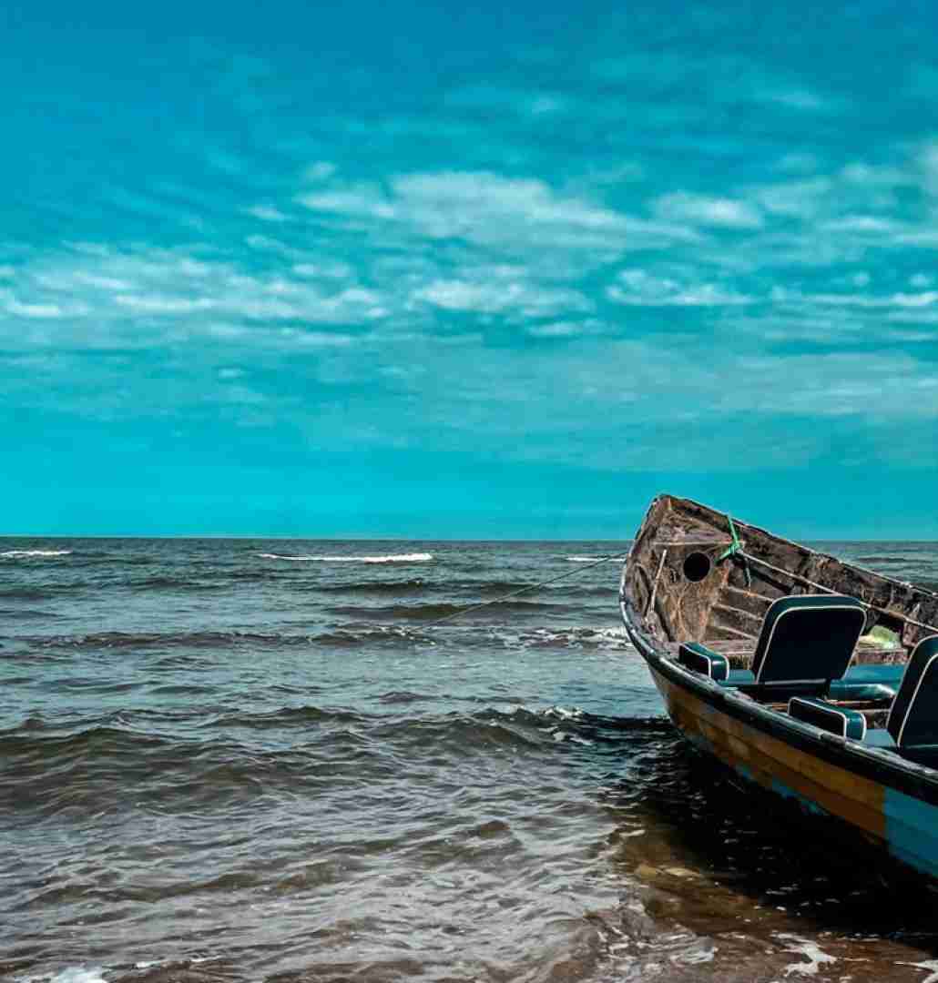  سرمو بازم زدم دیوار چشمام خون قلبم با صدای دختر