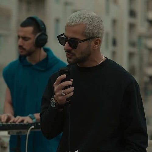 دانلود آهنگ چقدر تیره و بد رنگن این روزا دیگه موزیکای غمگینم نمیچسبه از حسین منتظری