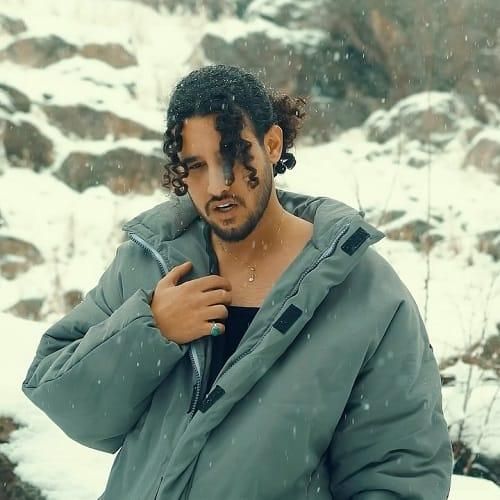 دانلود آهنگ قصه ی نسل مرا از سفره ی بی نان بپرسید از امیر ماهان